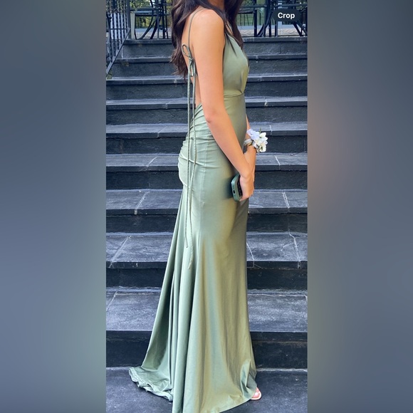 Jessica Angel gown
style 2367
Colour RUSTY OLIVE
Size XS - Picture 3 of 6